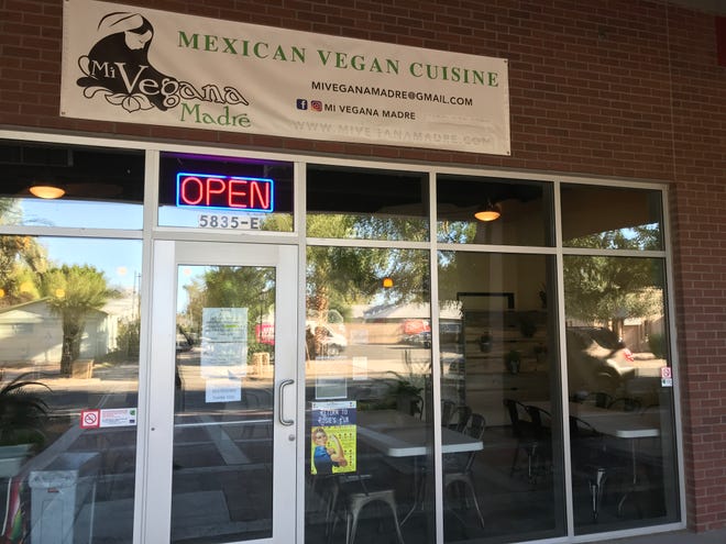 Mi Vegana Madre, un restaurante vegano estilo mexicano de Glendale, cerr ó el 31 de julio debido a preocupaciones financieras derivadas de la pandemia de coronavirus.