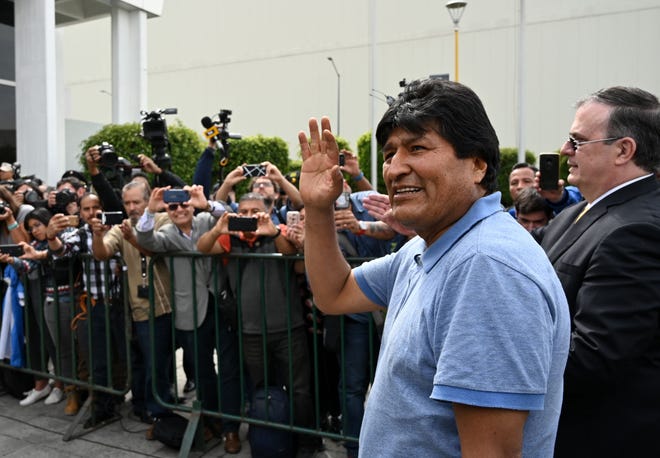 El boliviano Evo Morales agradeció al gobierno de Andrés Manuel López Obrador que aceptara su solicitud de asilo por cuestiones humanitarias, dos días después de su renuncia en medio de presiones del ejército y fuertes protestas sociales tras unos comicios presidenciales que la oposición calificó de fraudulentos