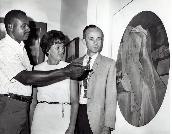 People visit the Phoenix Art Museum in the 1970s.