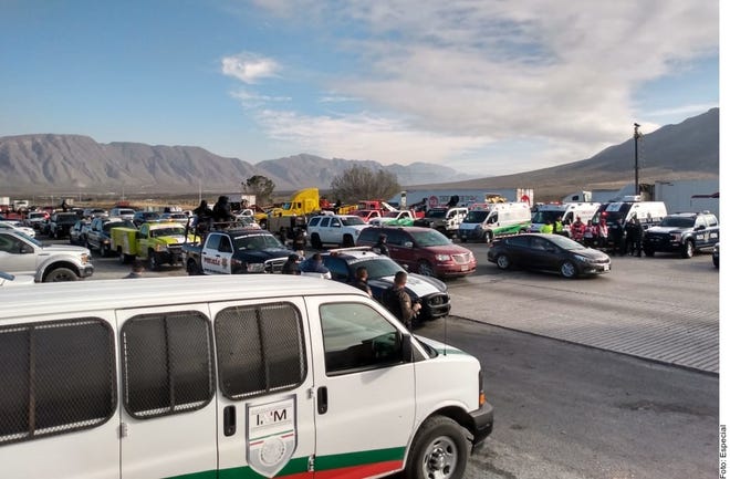 Unos mil 300 vehículos con paisanos ingresaron a Nuevo Laredo procedentes de EU con motivo de temporada de fin de año y se dirigen en caravana a Querétaro.