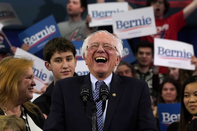 Bernie Sanders celebra victoria en New Hampshire, en las primarias demócratas.