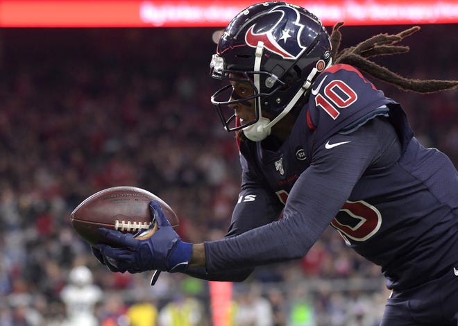 The Arizona Cardinals easily won the trade with the Houston Texans involving wide receiver DeAndre Hopkins, according to early grades for the deal.
