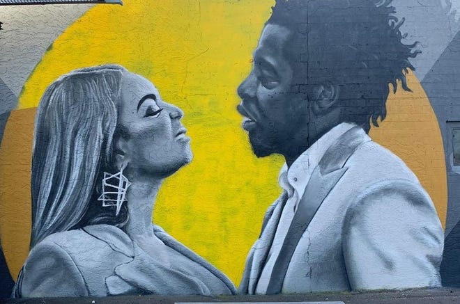Un nuevo mural en el Phoenix Bar, The Boom Boom Room (en McDowell Road y la Calle 16) muestra a Beyonce y Jay-Z. El mural fue realizado por Giovannie " Just " Dixon.