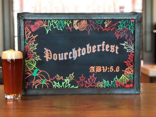 Encuentre la Pourchtoberfest en Front Pourch Brewing, ubicado en 1611 W. Whispering Wind Drive, Unit 7, Phoenix.