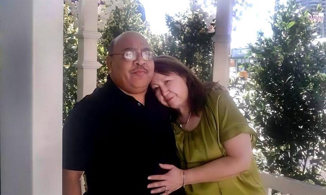Fotografía cedida por Blanca Velázquez donde aparecen sus padres Juan y Blanca Rodríguez, ambos de 67 años y residentes de San Diego (California), quienes murieron tras contagiarse con el coronavirus en enero.